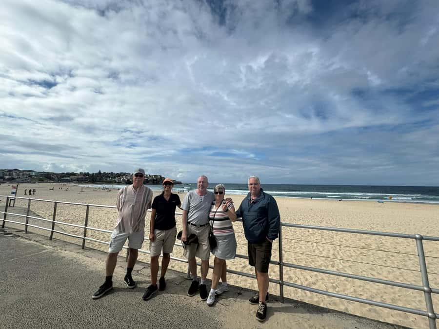 1/2 day Sydney Sightseeing and Bondi Beach Tour - What the guide adds to the morning