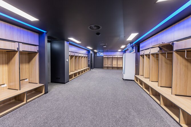Allianz Stadium Guided Walking Tour - The field of play and Tony Albert’s seating