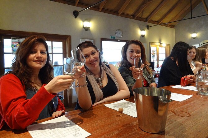 Award-Winning Hunter Valley Wine & Cheese Tour from Sydney - Artisan cheese and a change of flavor
