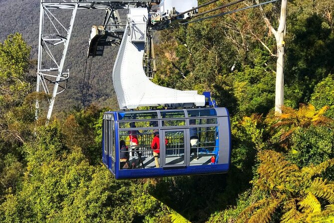 Blue Mountain Tour with Hop on and Hop Off Bus - Echo Point and the Three Sisters