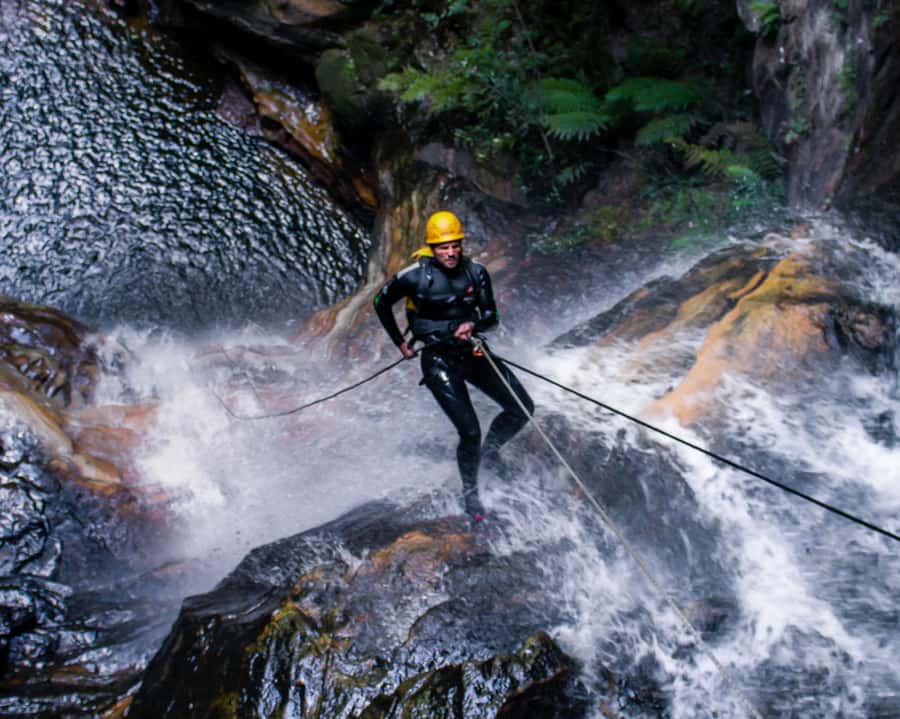 Blue Mountains: Abseiling and Canyoning Experience - Starting with a 5-metre cliff