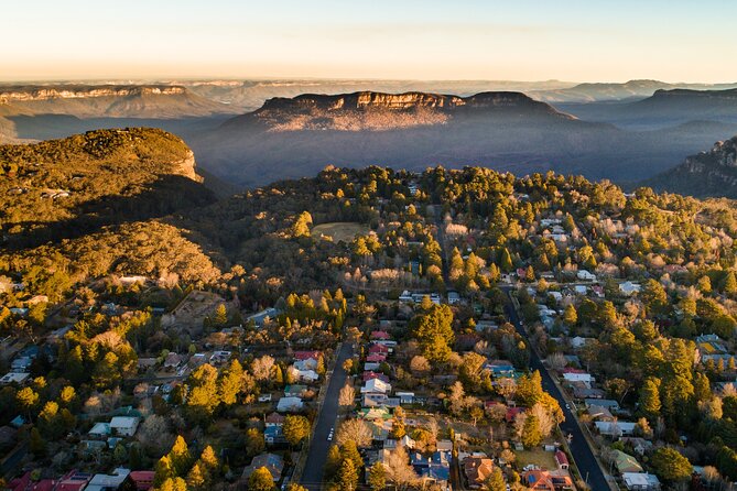 Blue Mountains Day Tour with Scenic World and Wildlife Park Entry - Leura: a welcome village break