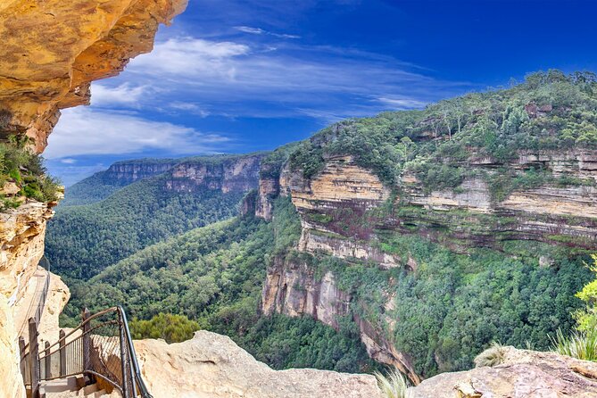 Blue Mountains Day Tour with Scenic World and Wildlife Park Entry - Lincoln’s Rock and the final mountain views
