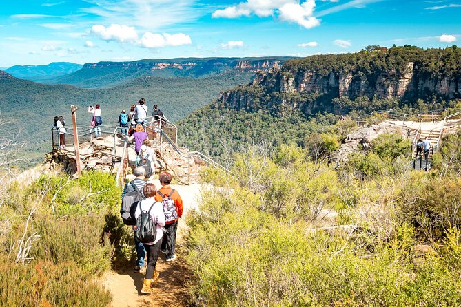 Blue Mountains Day Tour with Wildlife, Walks and Scenic World - What the guides add to the day
