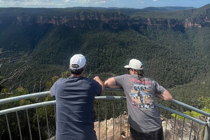 Blue Mountains Private Tour & Hidden Gems, Pick up & Drop off - Katoomba adds birds and mountain character