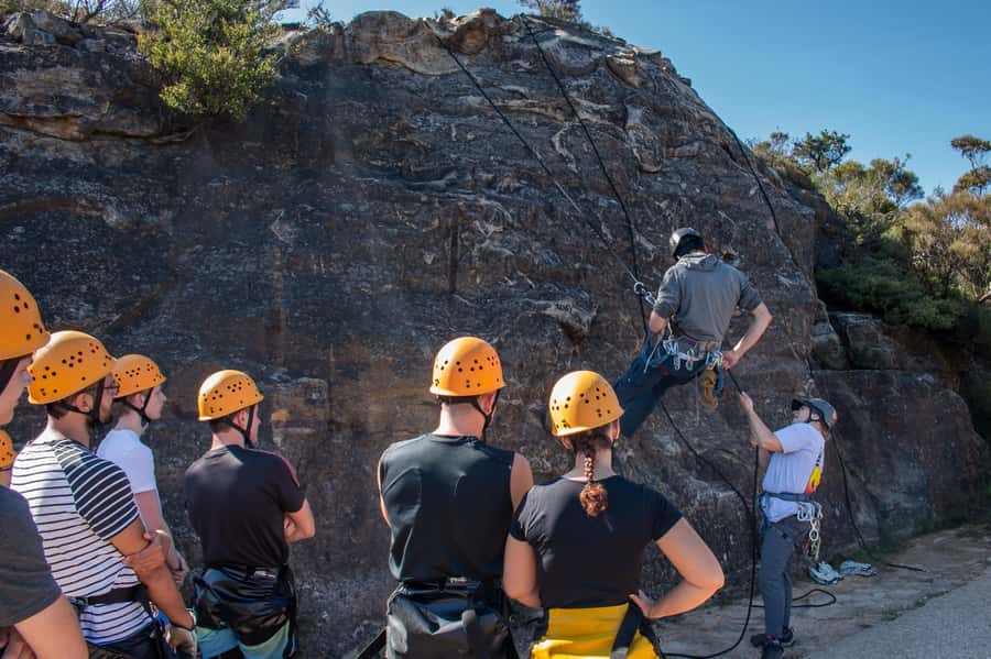 Blue Mountains: Spectacular Half Day Abseiling Adventure - Repeating the 15-metre abseils