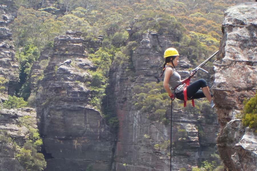 Blue Mountains: Spectacular Half Day Abseiling Adventure - Guides, equipment, and safety