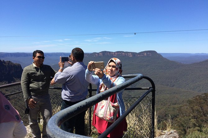 Blue Mountains Tour PRIVATE with Wildlife Park and River Cruise - Why the guide can make or break the day