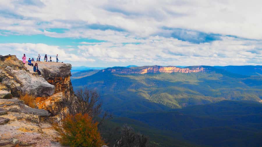Blue Mountains Tour with Scenic World, Zoo&Bilingual Driver - Leura: a pleasant change of pace