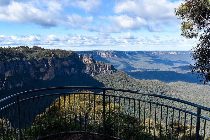 Blue Mountains Vintage Cadillac Tour with Local Guide - Cahill’s Lookout and the Megalong Valley