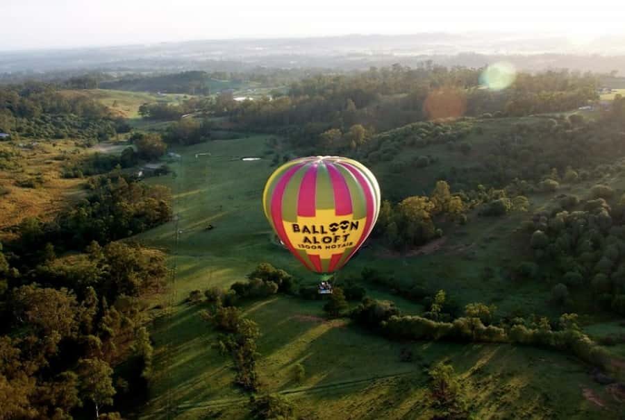 Camden Valley: Sunrise Hot Air Balloon Flight With Breakfast - Returning to earth and sitting down for breakfast