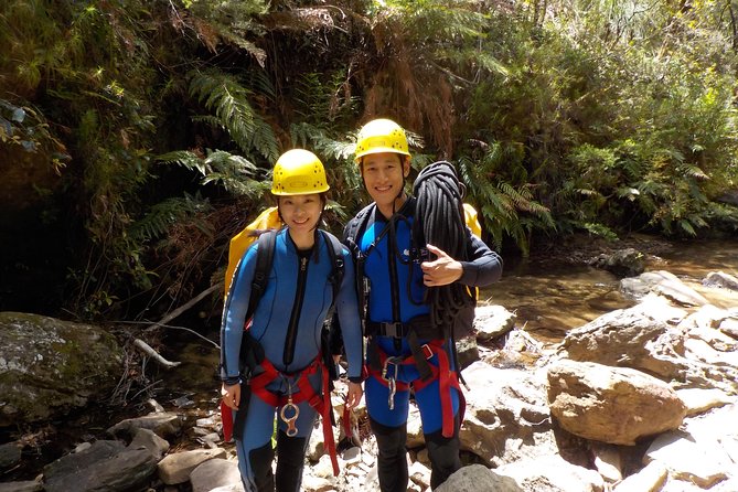 Canyoning at Twister and Rocky Creek: Two Canyons In One Day - The 7:00 am start at Katoomba