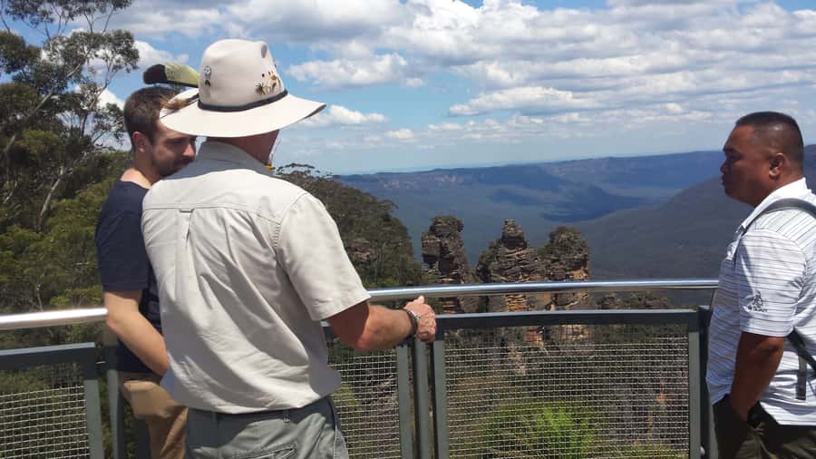 From Sydney: Blue Mountains Bushwalks & Featherdale Tour - The guide can make or break a long day