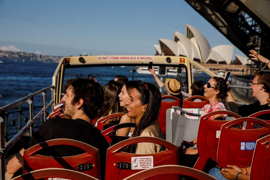 From Sydney: Blue Mountains Day Tour & Hop-on, Hop-off Tour - One long day, two very different Sydney experiences