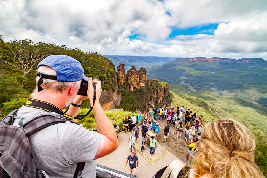 From Sydney: Blue Mountains, Scenic World, Zoo, & Ferry Ride - Who should book it, and who should think twice