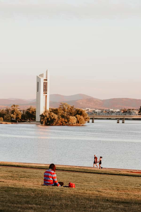 From Sydney: Explore Canberra Includes Buffet Lunch - An easy lunch at Star Buffet Canberra