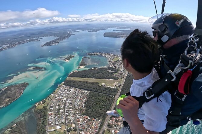 From Sydney: Tandem Skydive Experience over Newcastle Beach - Parachute flight over the Newcastle coast