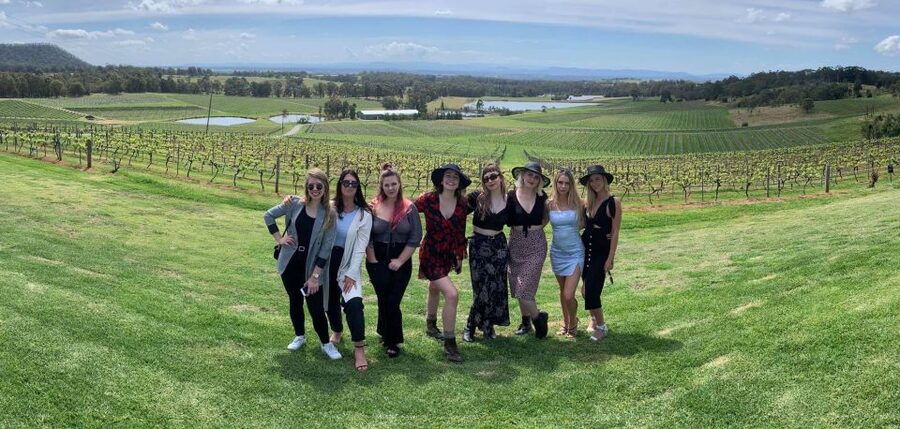 Hunter Valley: Beer & Wine Group Tour - Lunch at a winery, with beer, wine, or a soft drink