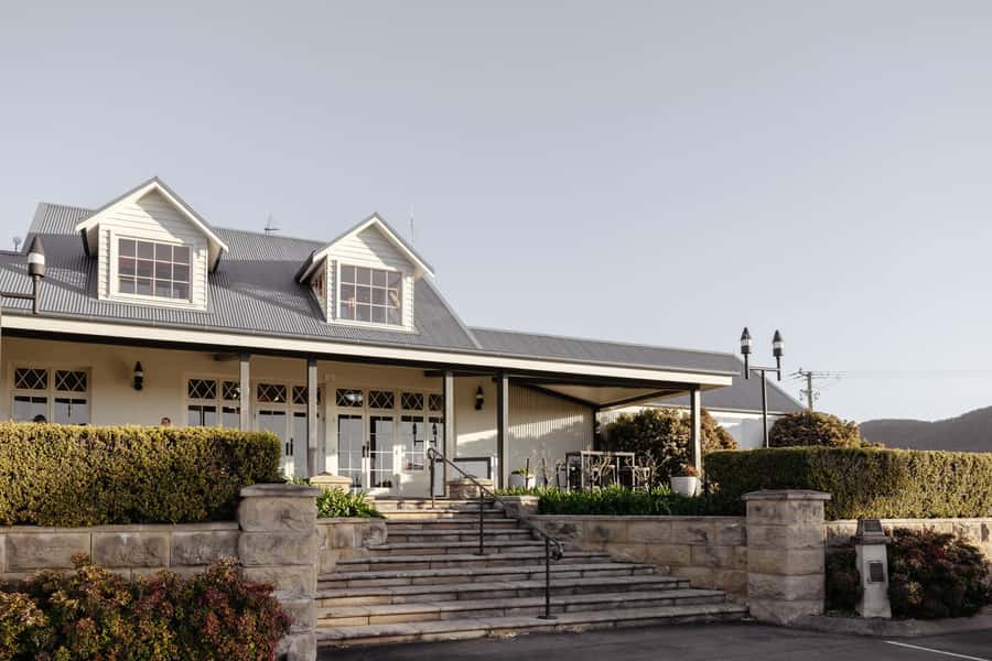Hunter Valley: Wine Tour with 2-Course Lunch, Choc & Cheese - A proper lunch with local wine