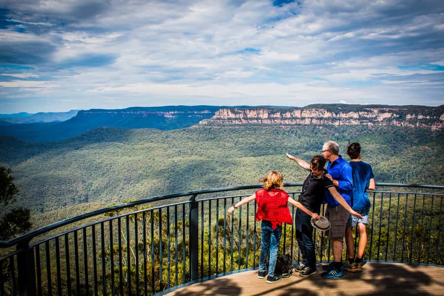 Katoomba: Blue Mountains Full-Day Hop-On Hop-Off Bus Tour - Stops 1 to 6: the first big views