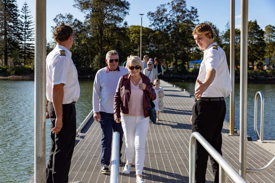Lake Macquarie: Loop the Lake Cruise with Lunch - Setting out from Booragul