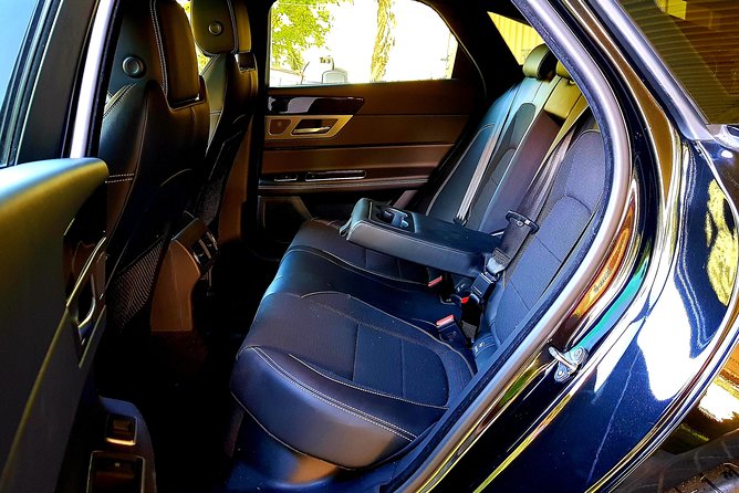 Limoroo, Airport Transfers and Luxe Door to Door Service. - What the private booking means for your group