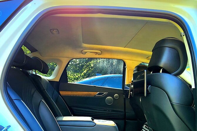 Limoroo, Airport Transfers and Luxe Door to Door Service. - Who will get the most from Limoroo