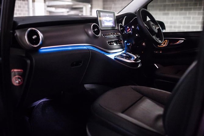 Luxury Mini Bus - Sydney Airport Transfers - The drivers who shape the experience