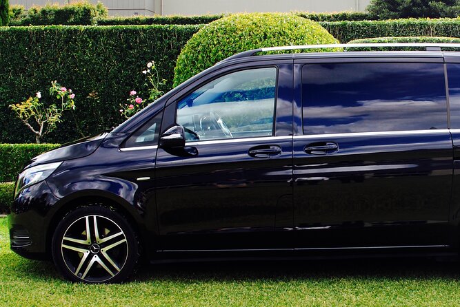 Luxury Mini Bus - Sydney Airport Transfers - Small details that matter after a long flight