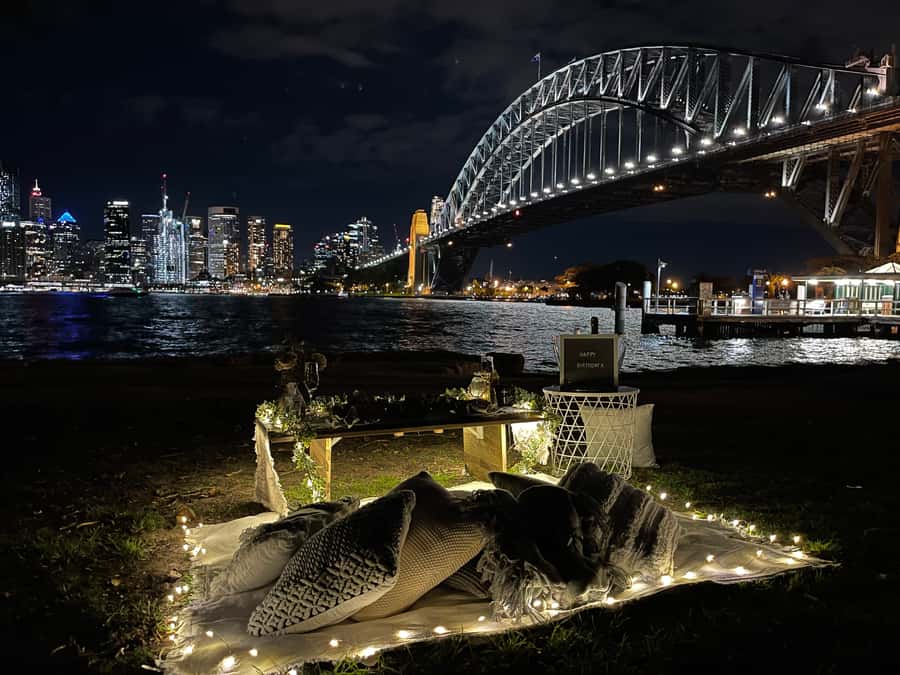 Luxury Picnic for 2 with Sydney Harbour Views at Kirribilli - Flowers, blankets, and the message board