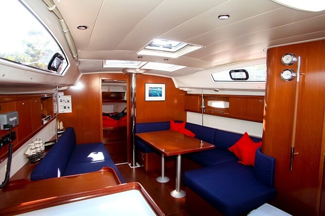 Luxury Sailing Cruise on Sydney Harbour with Lunch - Farm Cove, Fort Denison, and the stories behind the views