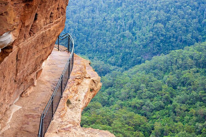 Luxury Small Group of 5 Blue Mountains Escape Tour - Cahill’s Lookout finishes with a wider western view