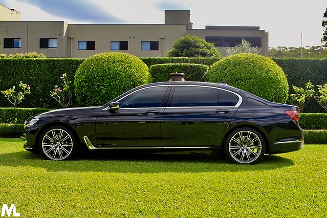 Luxury Sydney Airport Arrival Transfer - Sedan/SUV - From baggage claim to a clean luxury car