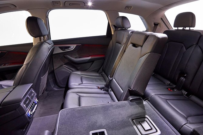 Luxury Van - Sydney Airport Private Departure Transfer - Arriving at Sydney Airport in Mascot
