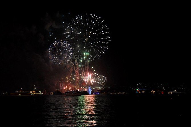 New Years Eve Sydney Harbour Cruise 2026-2027 - Anchoring for the Harbour of Light parade