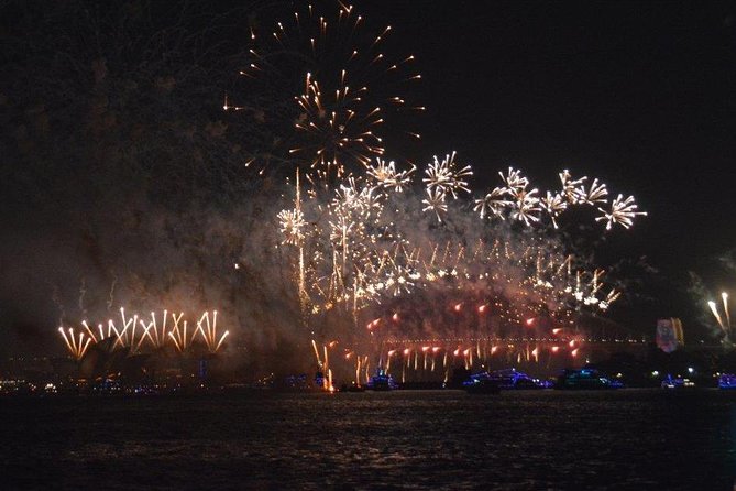 New Years Eve Sydney Harbour Cruise 2026-2027 - The fireworks view from Sydney Sundancer