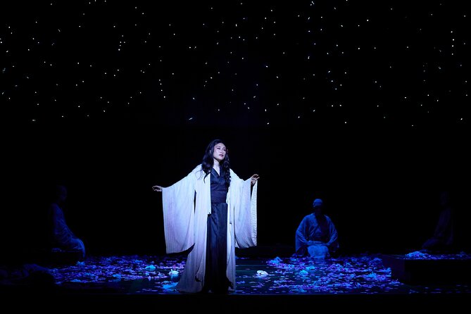 Opera Tickets: Madama Butterfly at Sydney Opera House - Arriving at the Sydney Opera House for the performance