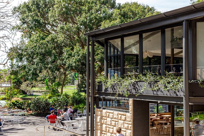 Picnic in the Royal Botanic Gardens for 2 - Romance, birthdays, and an easy afternoon plan