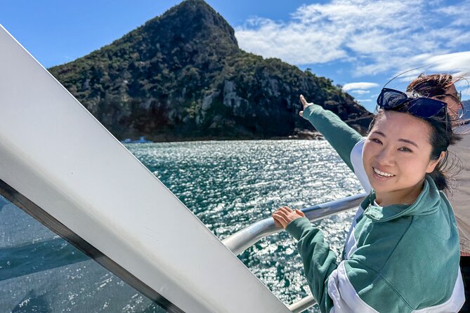 Port Stephens, departing Newcastle - Whales, hike & sand dunes! - Three hours on the whale-watching boat