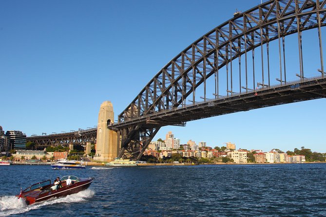 Private 2 Hour Icons and Highlights Cruise of Sydney Harbour - The Royal Botanic Garden and the harbour headland