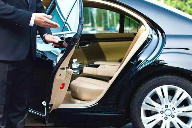 Private One-Way Airport Transfer from Sydney Airport to Sydney - Why the 45-minute waiting allowance matters