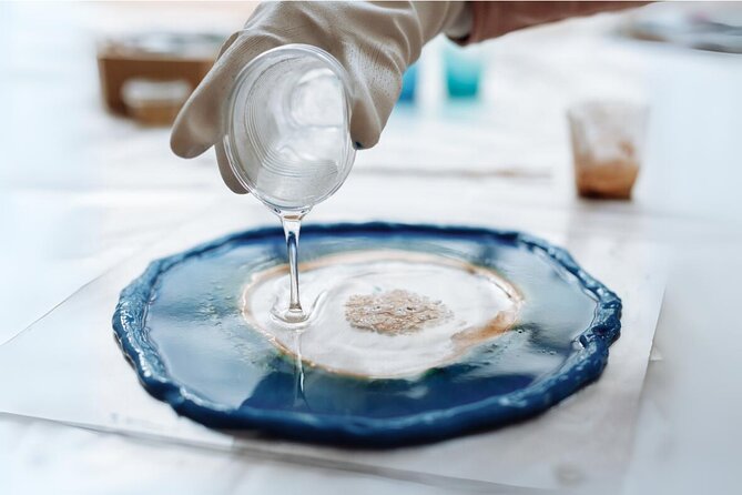 Resin Art Classes Sydney: Cheeseboards & Coasters - Making a resin keepsake in Darlinghurst