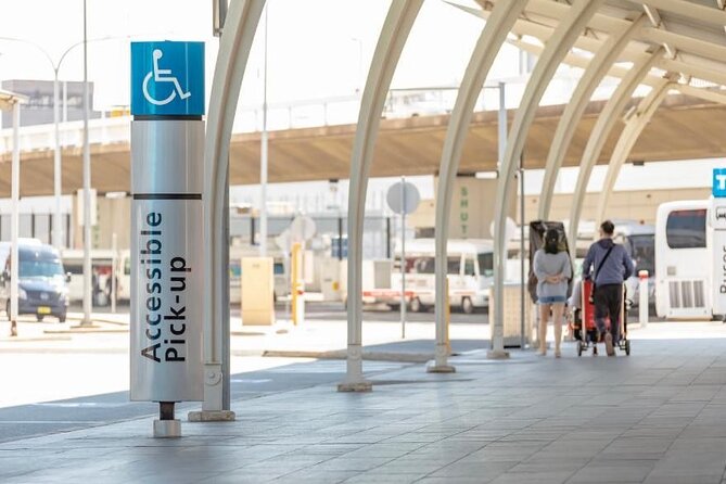 Shuttle Transfer from Sydney Airport to Cruise Ship Terminal at Circular Quay - What the airport pickup may feel like after landing