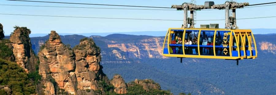 Small Group Blue Mountains, Wildlife & Scenic World Day Tour - Leura village: lunch with a clock running