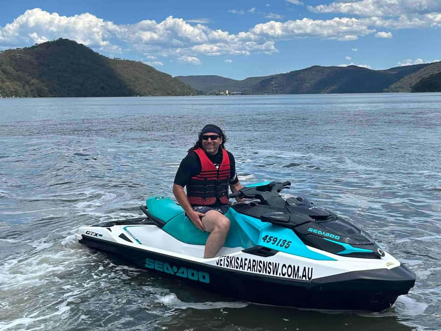Sydney: 30 min Jet Ski Safari - A jet ski route with more than open water