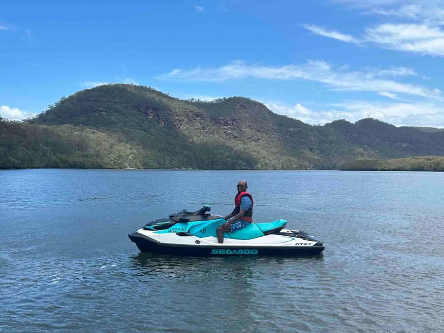 Sydney: 30 min Jet Ski Safari - Heading north beneath bridges and past islands