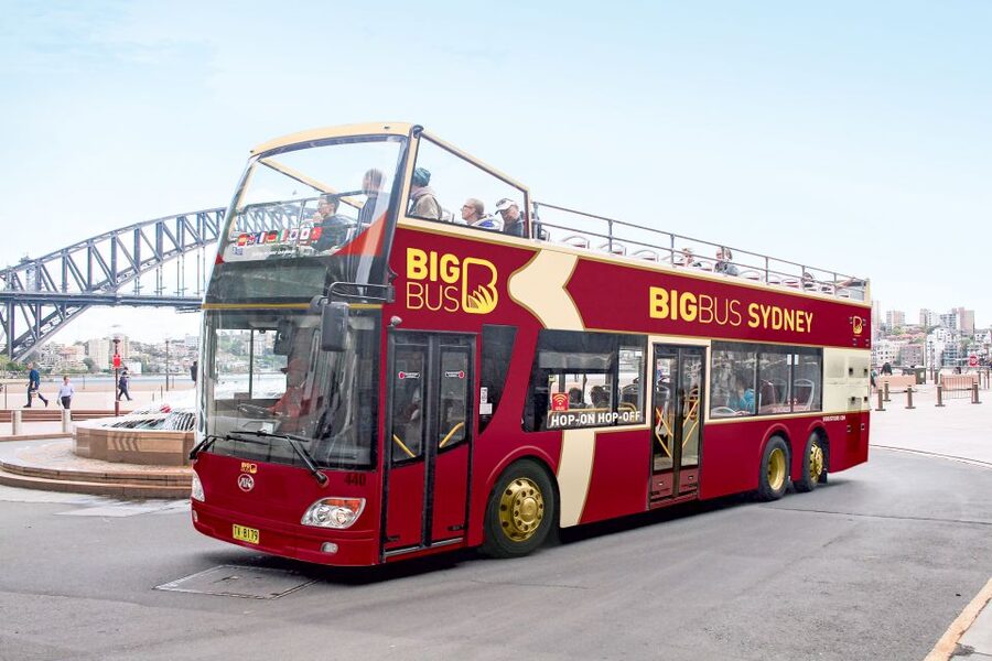 Sydney: Big Bus Hop-On Hop-Off Tour with Optional Cruise - Commentary, staff and what happens at the stops