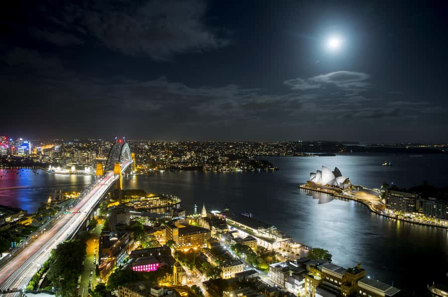 Sydney: Big Bus Panoramic Night Tour by Open-Top Bus - Ten minutes at Milsons Point