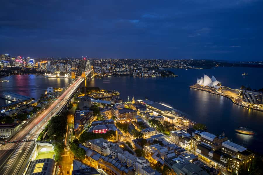 Sydney: Big Bus Panoramic Night Tour by Open-Top Bus - What the guide adds, and where the tour falls short