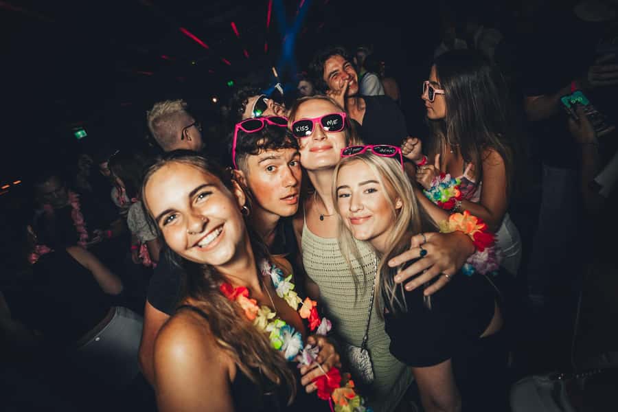 Sydney: Big Night Out Pub Crawl with Local Party Hosts - Key points at a glance